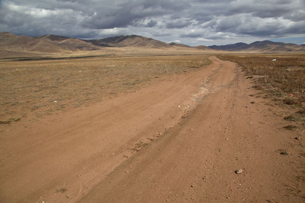 Road just outside Mörön, Mörön, Mongolia