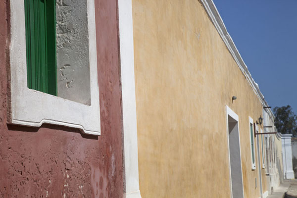Houses on Ilha de Moçambique are often painted in bright colours | Ilha de Moçambique | Mozambique