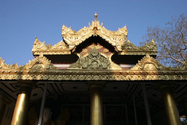 Foto van Looking up into the sky of one of the many templesMyanmar - Myanmar