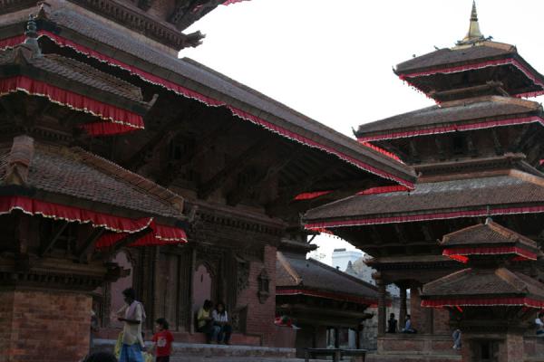 Photo de Close-up of temples on Makhan Tole just before sunsetKatmandou - NÃ©pal