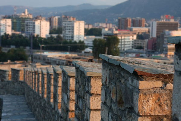 Modern Skopje seen behind the strong walls of the 6th century Tvrdina Kale | Skopje | MacÃ©doine du Nord