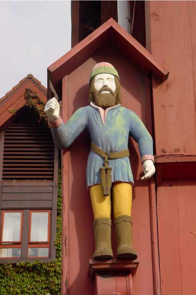 Foto de Decoration on one of the housesBergen - Noruega