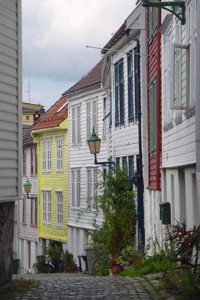 Foto de One of the wider alleysBergen - Noruega