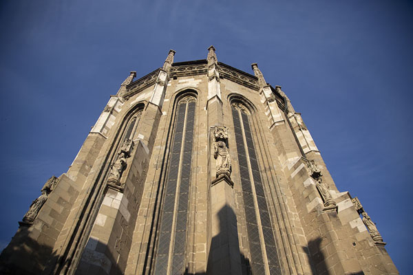 Looking up the backside of the Black church | Brașov | Rumania