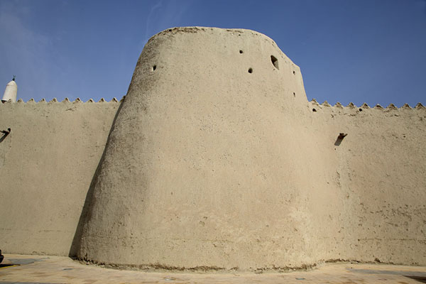 Foto di One of the defensive towers of Qasr IbrahimAl Hofuf - Arabia Saudita