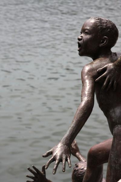 Sculpture of boys playing in Singapore River, Singapore River, Singapore
