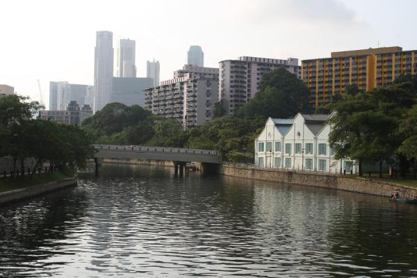 Old houses on Singapore River are an exception, Singapore River, Singapore