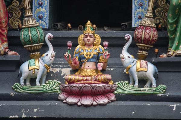 Deity flanked by elephants at Sri Mariamman temple | Stazione Centrale di Milano | Italia