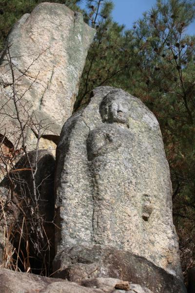 Photo de Gwaneumbosal image carved on rock surfaceGyeongju - CorÃ©e du Sud