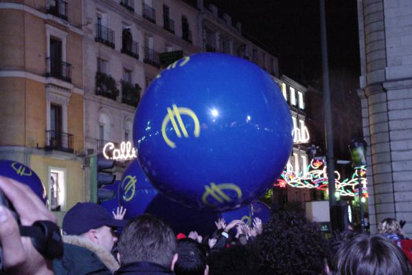 One of the giant ballons bouncing over the crowd, Spain
