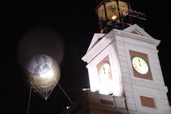 Giant balloon of a Spanish Euro coin - midnight!, Spain