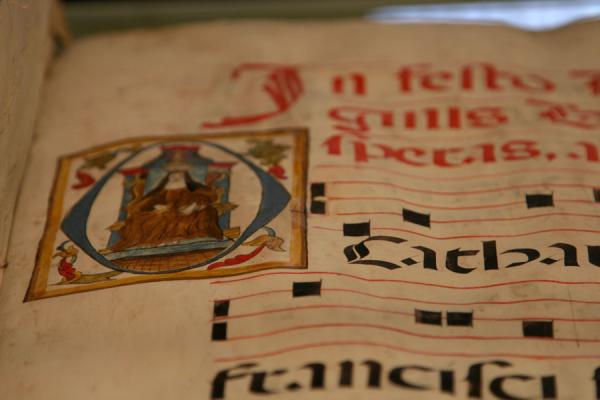 Close-up of ancient book in the museum of Pedralbes | MonastÃ¨re Pedralbes | l'Espagne