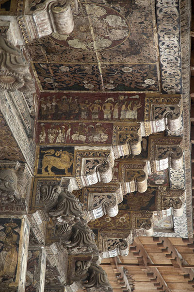 Foto di Close-uo of the beams of the Temple of the Sacred ToothKandy - Sri Lanka