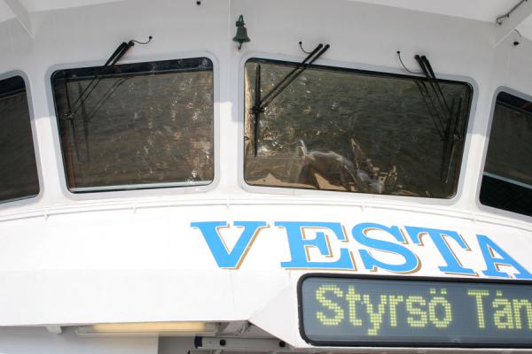 Foto di Close-up of boat connecting the islands of Gothenburg archipelagoArcipelago di Gothenburg - Svezia