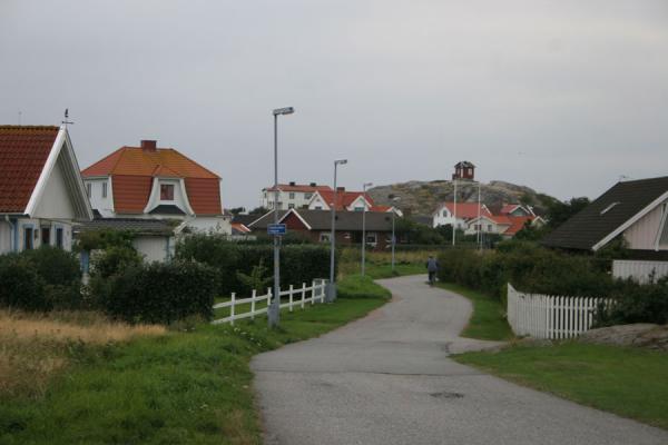 Foto di Vrångö island: street of a village on this island in Gothenburg archipelagoArcipelago di Gothenburg - Svezia