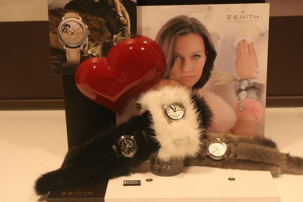Foto van Still with watches, heart and picture in GenevaGenÃ¨ve - Zwitserland