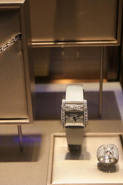 Foto van Jewellery and watch in one in window in GenevaGenÃ¨ve - Zwitserland