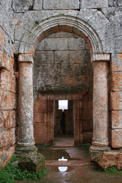 Arches in the ruins of Serjilla | Serjilla | Syrie