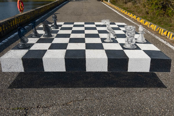 Foto de Threedimensional chessboard on a road near Tai LakeKinmen - TaiwÃ¡n