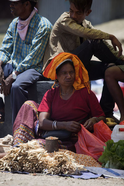 Woman selling vegetables at the market | MarchÃ© de Maubisse | Timor Oriental