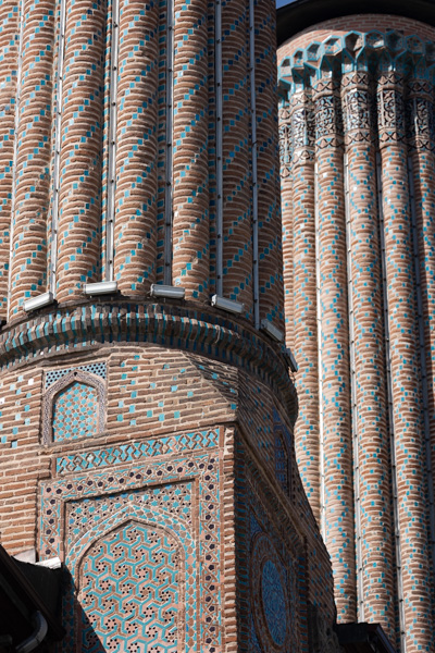 Foto van The two minarets of the Double Minaret Madrasa in close-upErzurum - Turkije