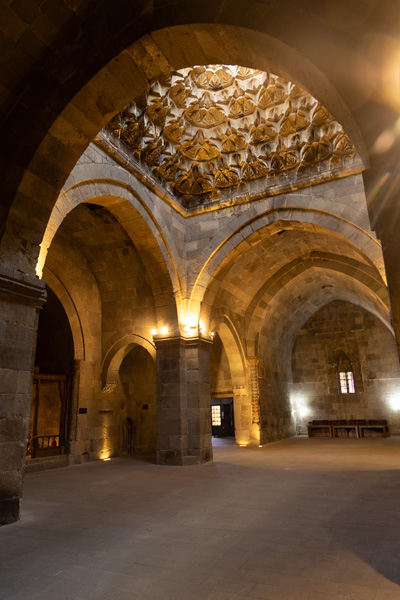 Foto van Vaulted interior of Yakutiye MadrasaErzurum - Turkije