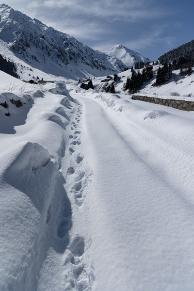 Leaving footprints on the road to Elevit | Fırtına Vallei | Turkije