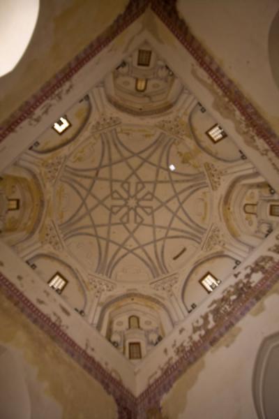 Mausoleum of Sultan Sanjar: view of the ceiling, Turkmenistan Ceiling of the Mausoleum of Sultan Sanjar, Turkmenistan