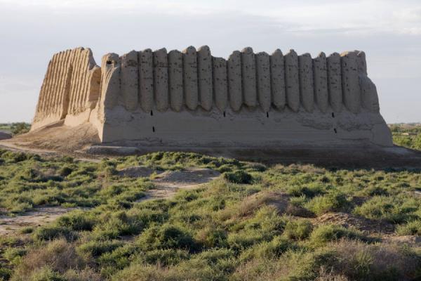 Greater Kyz Kala with its distinctive corrugated walls, Turkmenistan