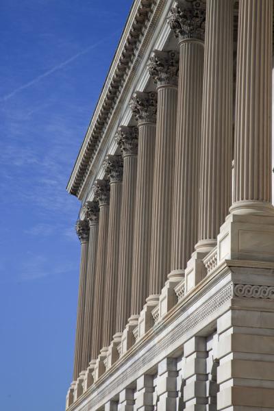 Row of columns on the south side of the US Capitol | Capitol Hill | Verenigde Staten